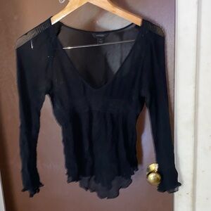 💋 Women’s black see-through top worn a few times like new